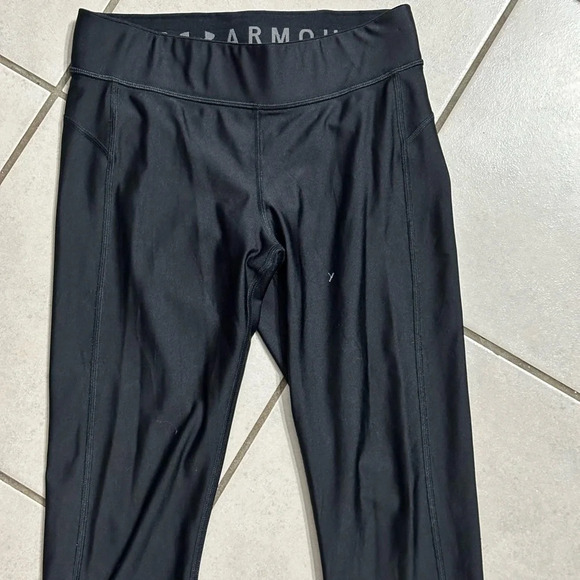 Under Armour Women‎ Black Compression Capri Leggings Heatgear Athletic Size M - Picture 2 of 8